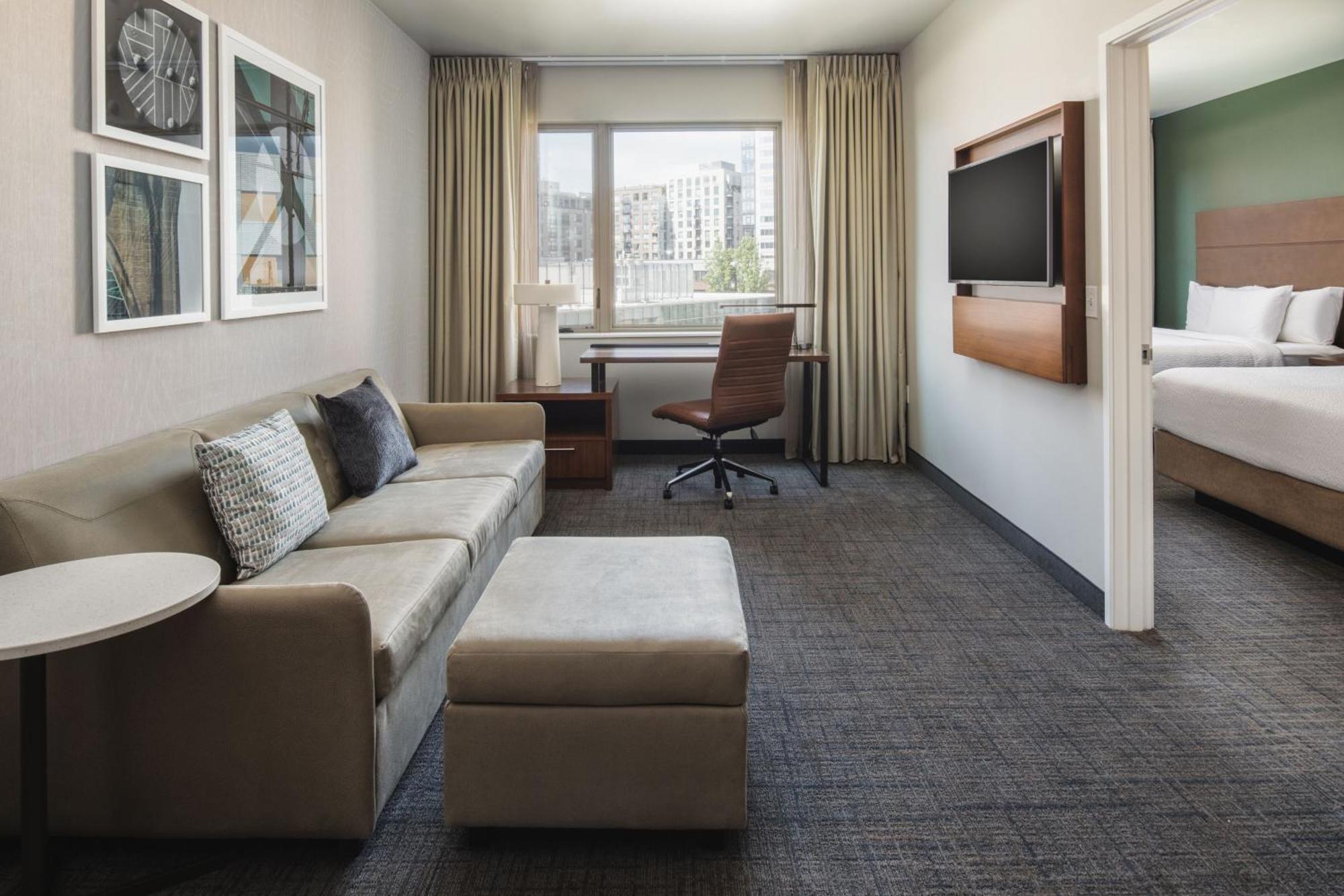 One-Bedroom Queen Suite,1541163466:JPEG