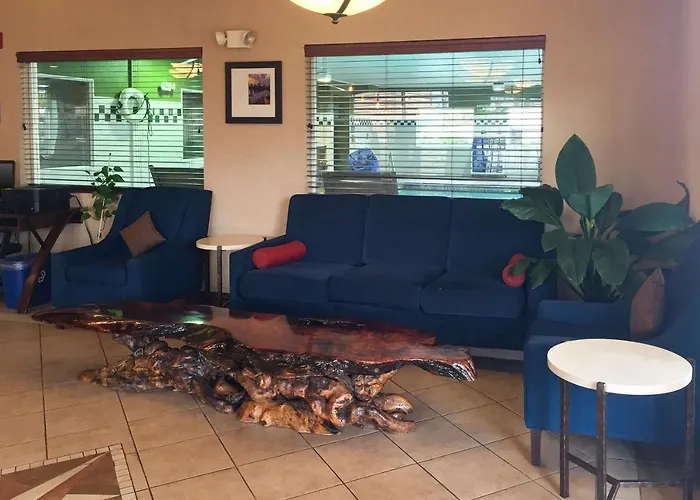 Comfort Inn & Suites- Airport